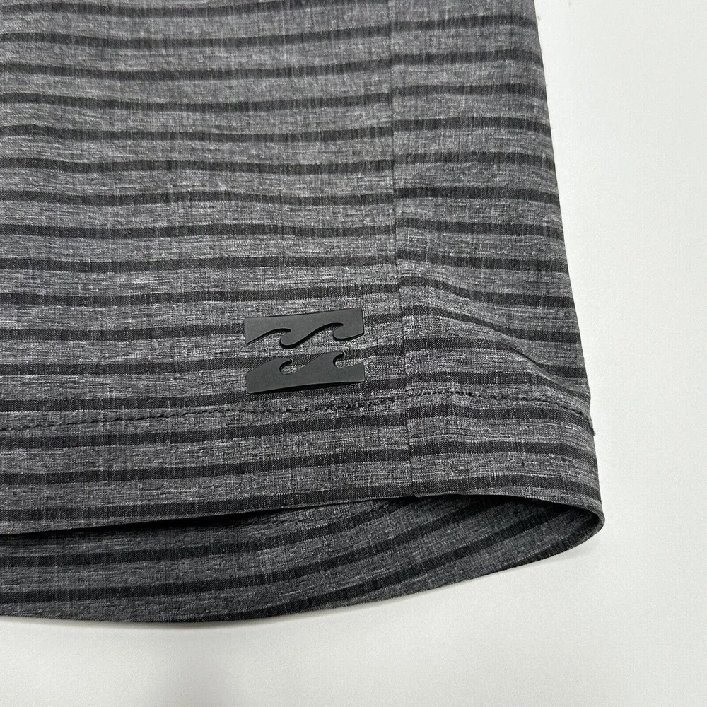 Billabong Shorts Men's Size 24 Gray Crossfire Submersibles 4 Way Stretch Stripes